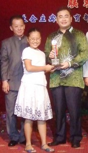 丙组亚军单国兰（新加坡圣婴女校）